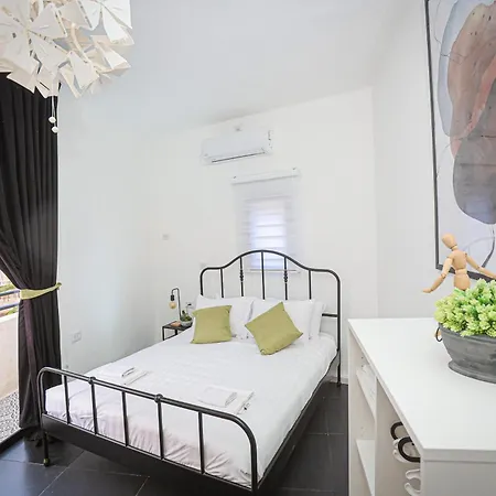Sheva Urban Suites Jerusalem Exterior photo